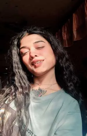 VIP call girl in Ashram